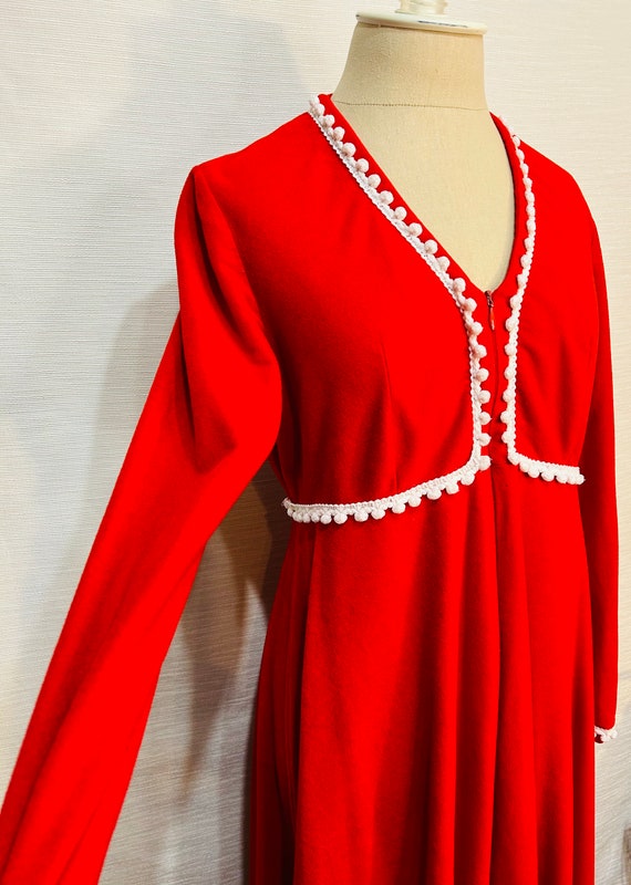 Red long dress/kaftan 1970s vintage boho