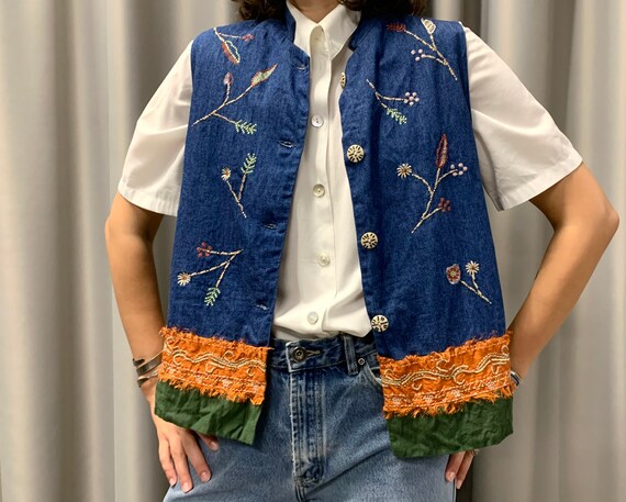 Vintage Ethnic Floral Embroidered Vest / Oriental