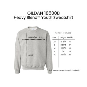 Puede incluir: Tabla de tallas para una sudadera para j&oacute;venes Gildan 18500B. La tabla muestra la longitud y el ancho en pulgadas para las tallas XS, S, M, L y XL.