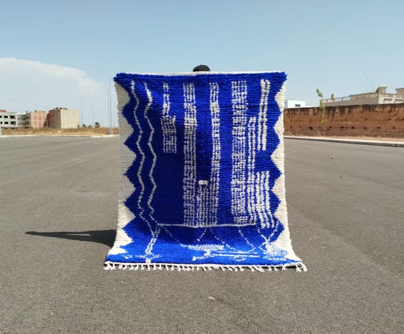 手織りウール製モロッコ絨毯：ブルーベニワレンスタイル - Etsy 日本