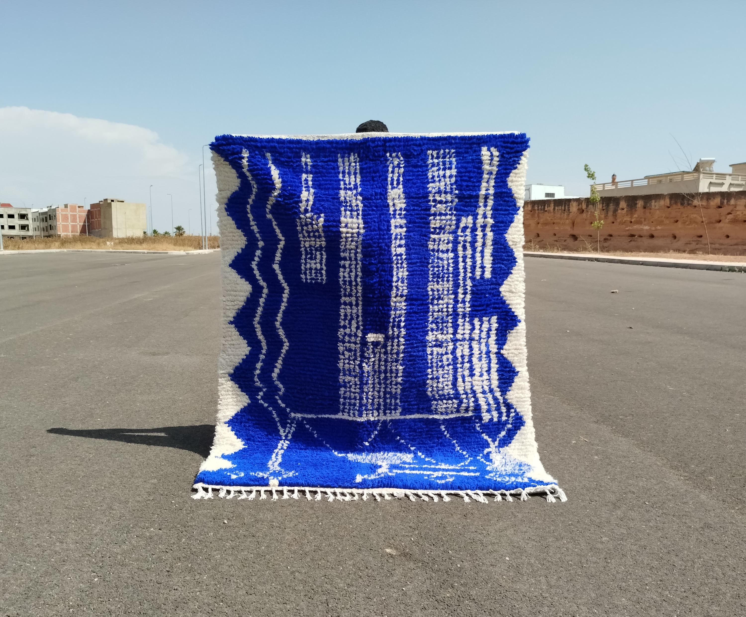 手織りウール製モロッコ絨毯：ブルーベニワレンスタイル - Etsy 日本