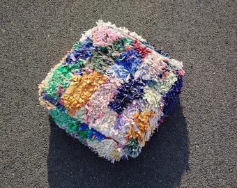 Handgefertigter marokkanischer Berber Pouf: Boho Bodenkissen, Teppich Hocker bunter Teppich Pouf