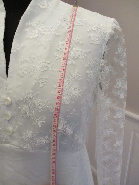 60s/70s White Wedding Dress - image 3