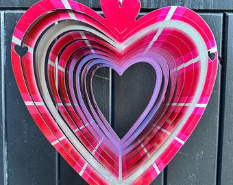 Girandola a forma di cuore multicolore. Decorazione rotante. Girandola in metallo. Girandola da giardino. Girandola unica. Girandola da appendere. Regali da giardino.