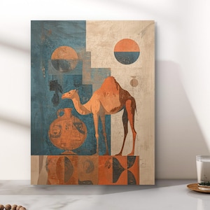 Puede incluir: Impresión artística abstracta que presenta un camello en tonos naranja y marrón sobre un fondo de formas geométricas azules y beige. También se representa un jarrón decorativo. La obra de arte se exhibe en una pared blanca.