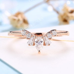 Vintage Diamond Wedding band Women Pear cut Rose Gold ring Bridal Art deco Matching Curved Wedding band Baguette Stackable Anniversary ring