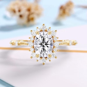 Oval Moissanite Engagement Ring – 14K Gold Sunburst Moisssanite Halo Ring | Art Deco Sparkly Sunburst Cluster Ring Bridal Ring for Women