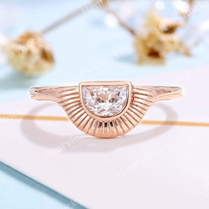 Art-Deco-Halbmondform Moissanite Verlobungsring Roségoldring Vintage Solitärring Lünette gesetzt Ring Jahrestag Versprechen Brautring