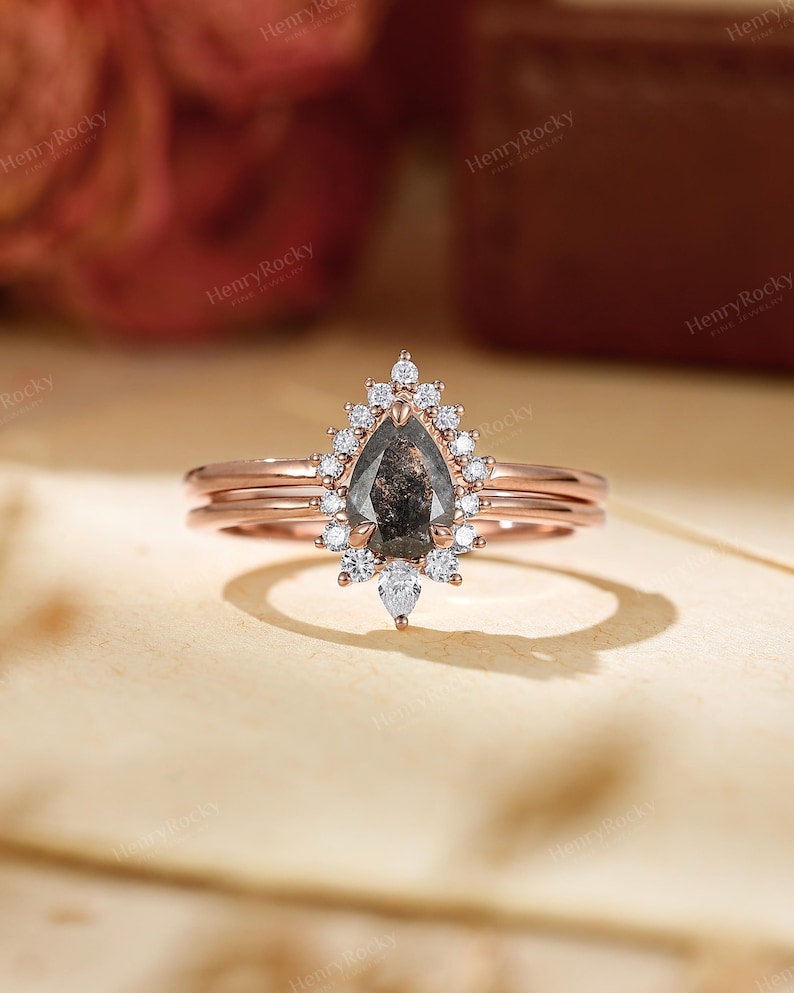 Conjunto de anéis de noivado - Conjunto de alianças com diamantes sal e pimenta, aliança curva da HENRYROCKY imagem 4