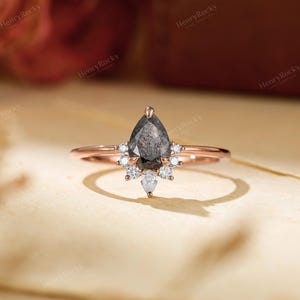 Conjunto de anéis de noivado - Conjunto de alianças com diamantes sal e pimenta, aliança curva da HENRYROCKY imagem 8