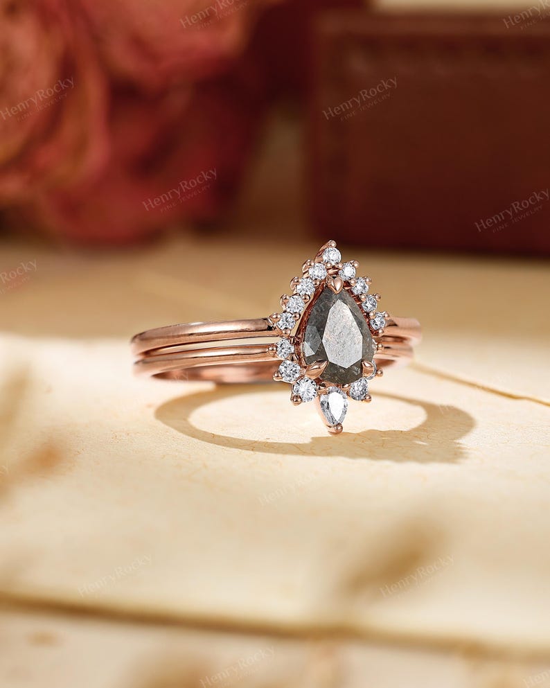 Conjunto de anéis de noivado - Conjunto de alianças com diamantes sal e pimenta, aliança curva da HENRYROCKY imagem 6