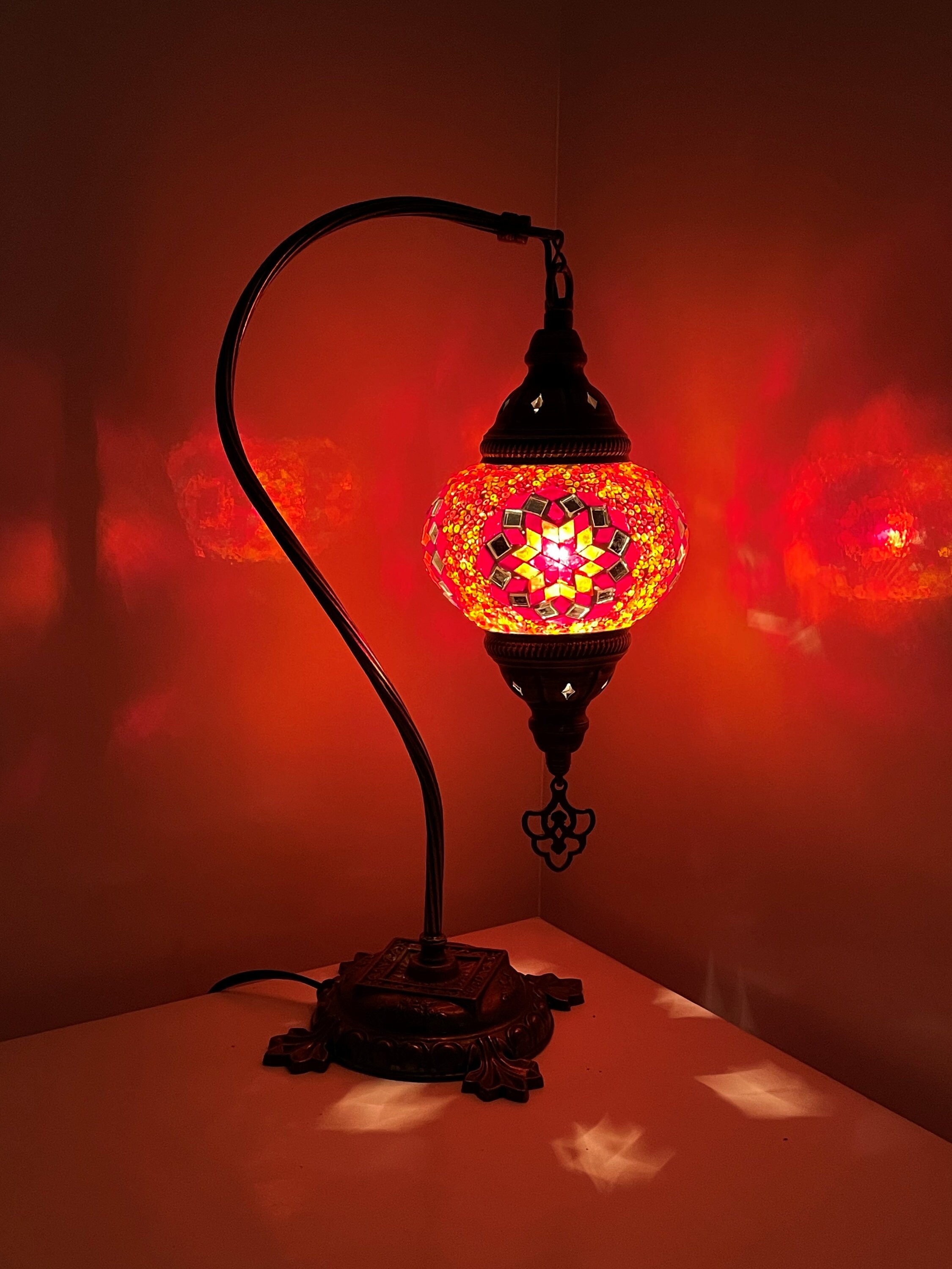Deep red lamp discount
