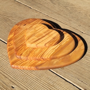 Olive Wood Heart Shape Board - Personalised Heart Shape Cutting Board, House Warming Gift, Valentine&#39;s Day