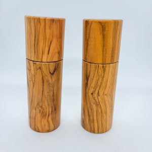 Olive Wood Set of Salt And Pepper Mill / Grinder Hand Crafted / Engrave Name/Logo *FREE*