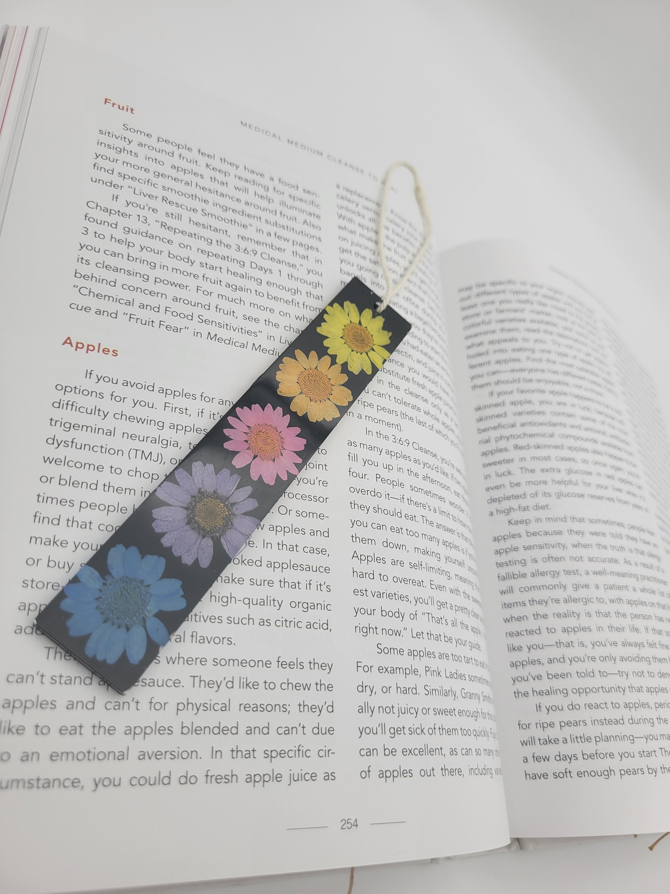 DIY Pressed Flower (Botanical) Bookmarks - Wonder-Filled Days