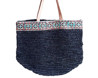Bolso Franca en rafia negra bordada; Cesta de playa; Bolsa de mano