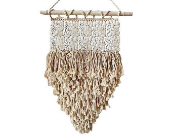 Boho wall decoration in macrame and large shells - Wall shell decor