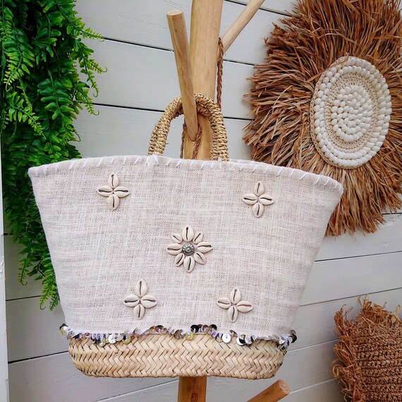 Straw bag with shells sale