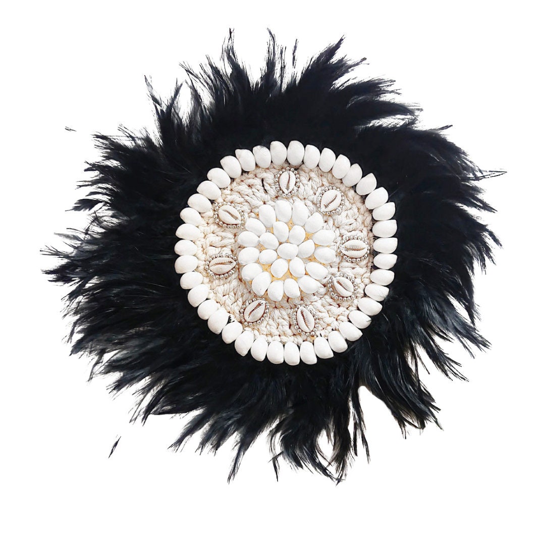 Décoration Murale Noire en Macramé, Plumes et Coquillages Blancs