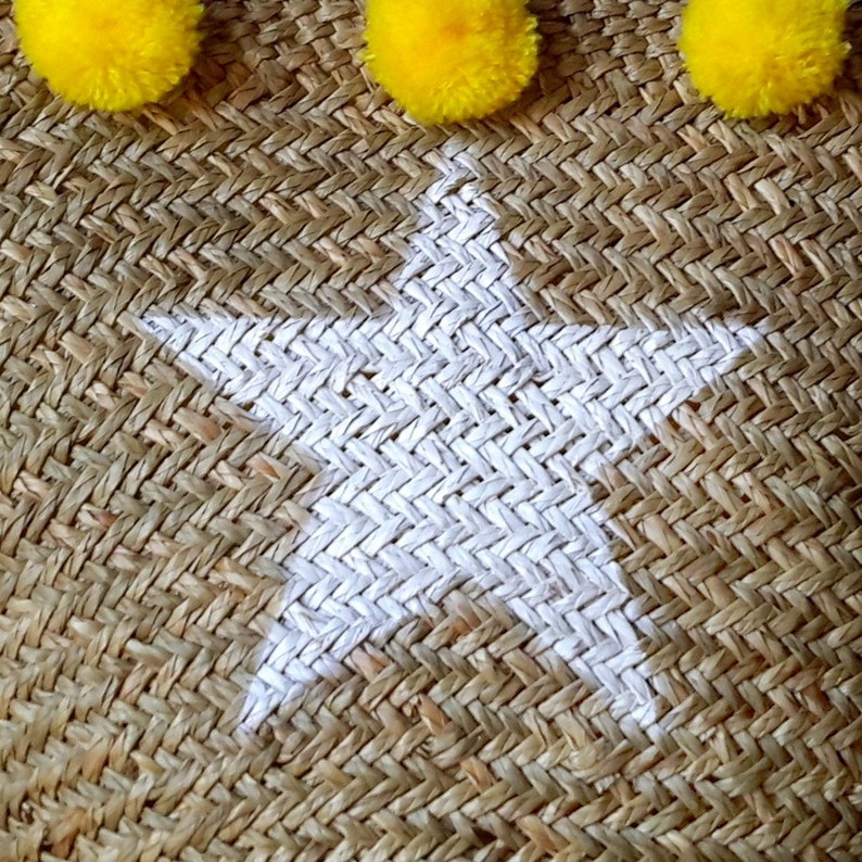 Star beach basket in sea rush yellow pompoms