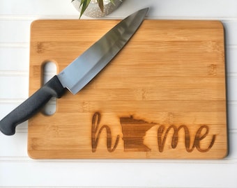 Gepersonaliseerde snijplank, thuisstaat snijplank, verjaardagscadeau, cadeaus voor nieuw koppel, housewarming cadeau, kous Stuffer, Kerstmis