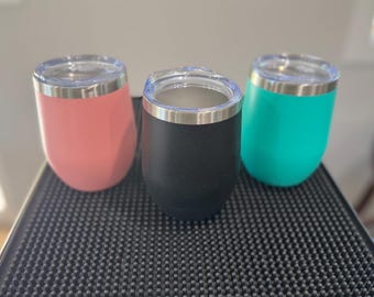 Gepersonaliseerde wijnbeker | Op maat gegraveerde wijnbeker | Cadeau voor haar | Cadeau bruidsmeisje | Verjaardagscadeau voor vrouwen | Beker met aangepaste naam