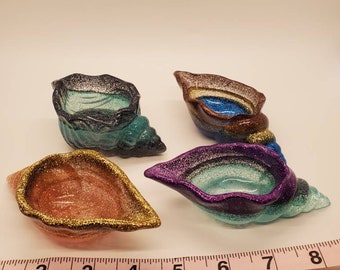 Seashell resin shimmer sculpture, seashell cup