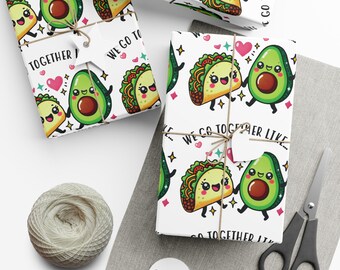 Papel de regalo con diseño de taco y aguacate, ideal para envolver regalos de San Valentín.