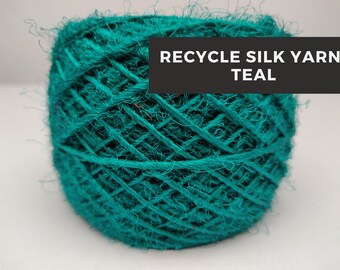 Pelotes de fil de soie sari recyclé bleu sarcelle : filées à la main, 100 mètres