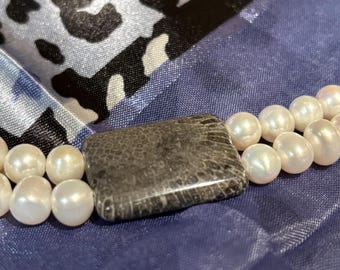 Desert Rose Trading Co., 21-Zoll-Vintage-Koralle-Perlen-Halskette aus Sterlingsilber