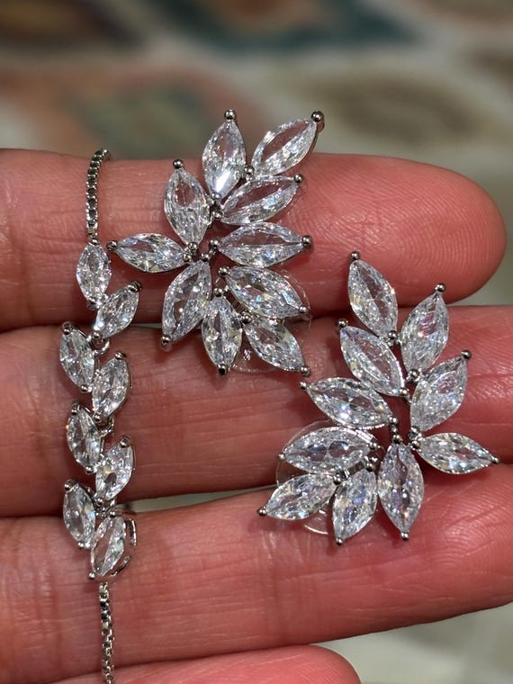 Silvertone and sparkling set of clear rhinestone … - image 4