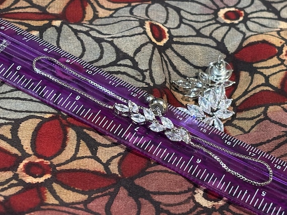 Silvertone and sparkling set of clear rhinestone … - image 6