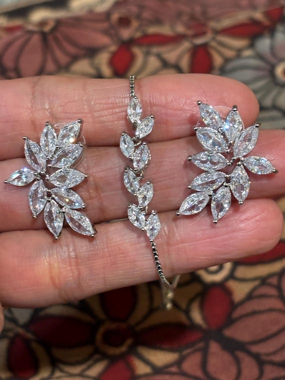 Silvertone and sparkling set of clear rhinestone … - image 2