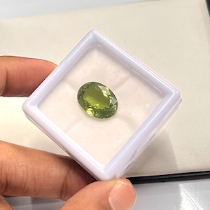 9.25 Cts Natural Green Tourmaline Faceted Cut Gemstone Size 16x12x7 mm Oval Shape Nice  Tourmaline Loose Stone for Jewelry Making Gemstone