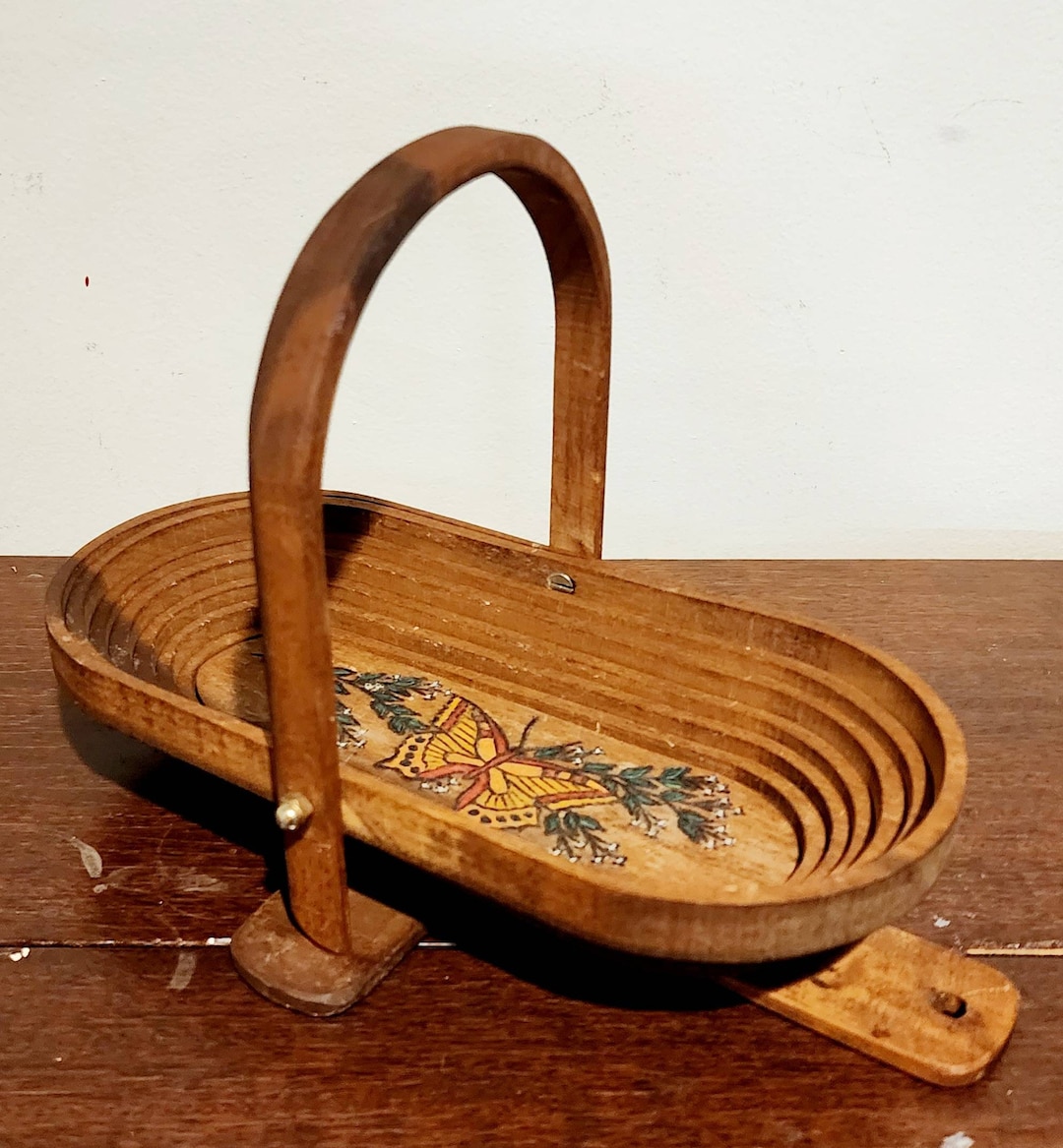 Vintage Collapsible Folding Wooden Basket. Butterfly Desigb. Vintahe