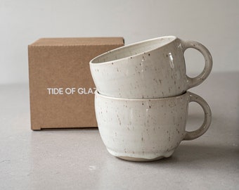 Tea mug, glossy beige