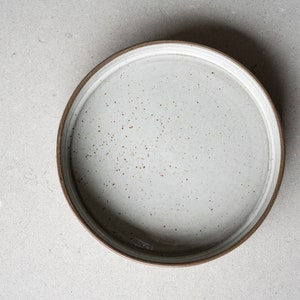 Minimalistic plate, brown-beige