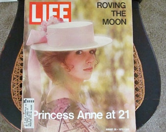 Life Magazine August 20 1971 Princess Anne Roving the Moon Astronauts Gorgeous Used Vintage