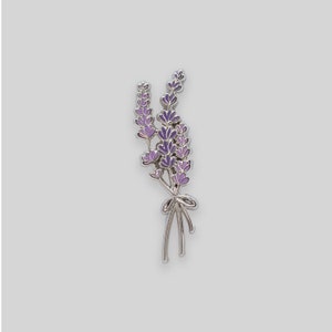 Lavender flower bunch enamel pin