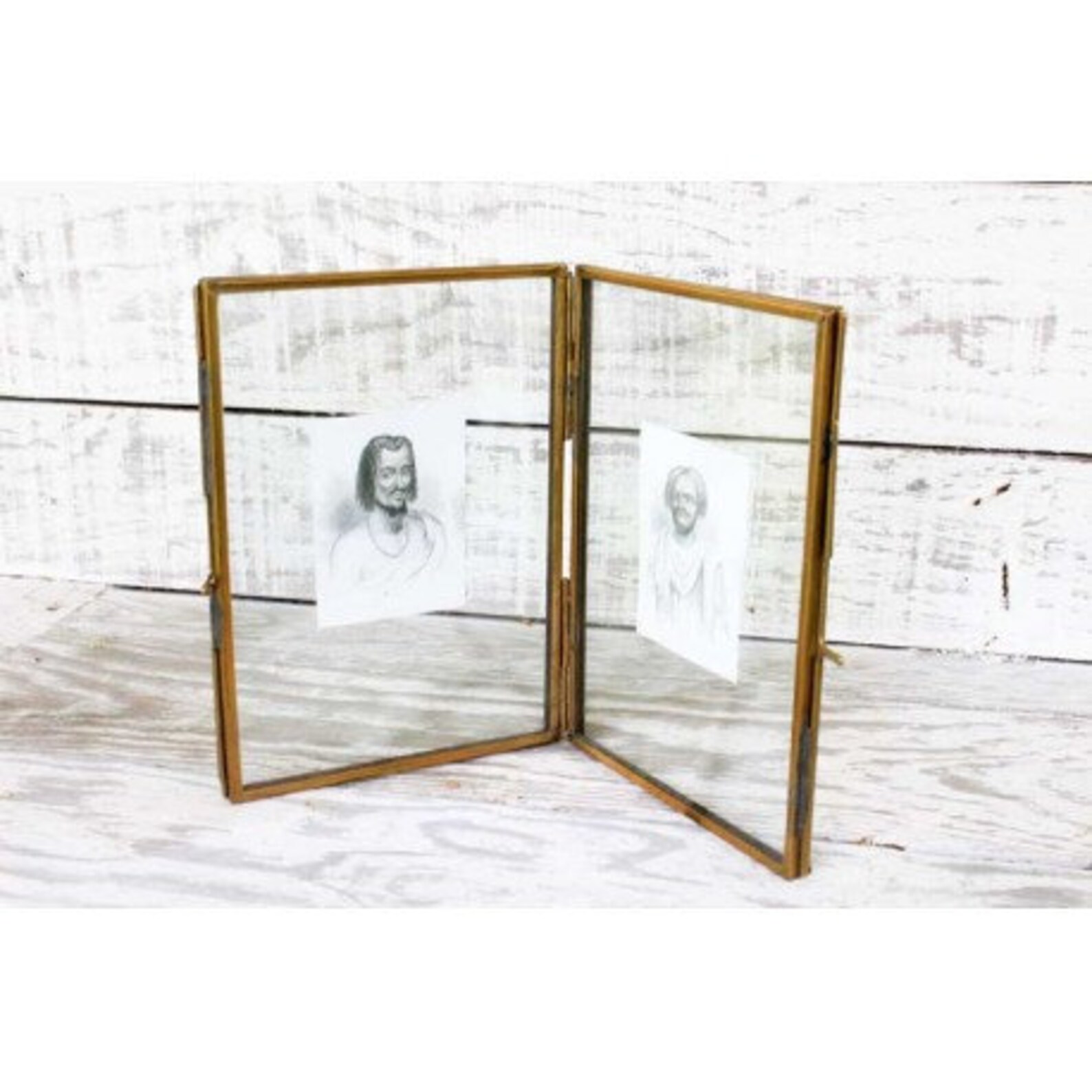 Bilderrahmen mit Glas: Ein Fenster zur Schönheit und zum Schutz