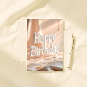 Digitale Grußkarte Happy Birthday Weiß – Elegant – Gold und Creme – Druckbares PDF A5 A6 – 3D Häkelstil – Sofortiger Download