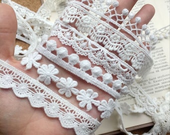 narrow lace edging 3 colours Item pic Vintage 70/'s cotton cross stitch braid
