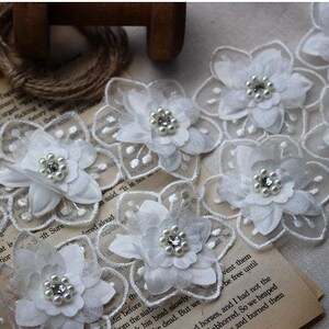 High quality white 3D flower lace, pearl beads flower decoration, hair band lace decoration, girl dress, scrapbook decoration