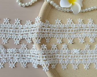 White Venetian floral lace trim, suitable for belt decoration DIY clothing design