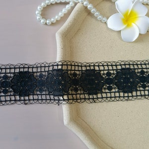 2.36&quot; lace trim white Venetian lace flower design, suitable for fashion and handicrafts, clothing, headwear, dresses