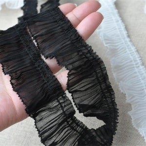 3.5CM wide composite wire, pleated lace trim on silk accordion.