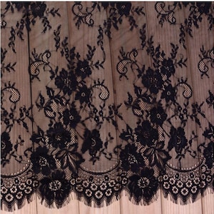 Vintage black / white Chantilly eyelash lace fabric for wedding table flags, veils, shawls, headscarves, clothing