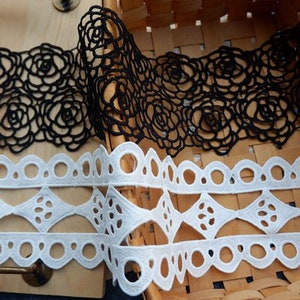 High-quality black and white hollow rose flower delicate milk silk lace trim