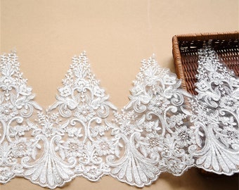 Exquisite scalloped lace trim, white for the bride, veil, border, costume