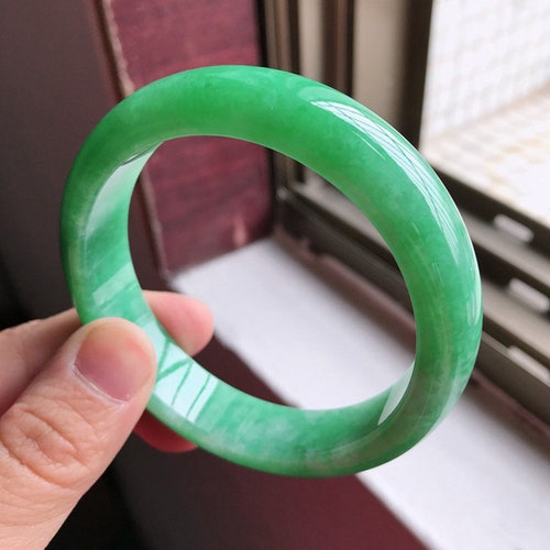 Free delivery - New natural AAA jadeite jade ice light green flower selling jade good luck round green jade bangle